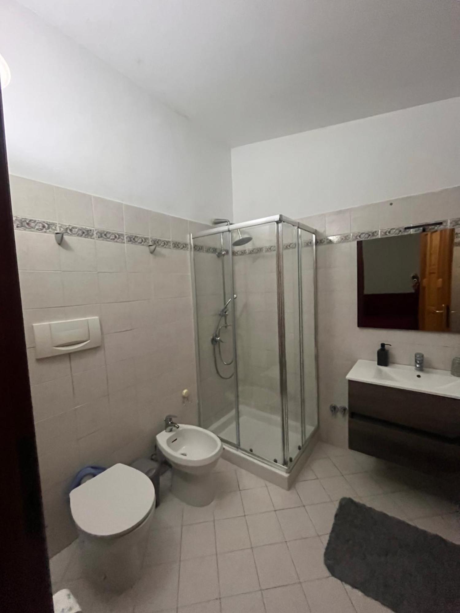 Appartamento Deluxe House Of Loto'S Fiumicino Esterno foto